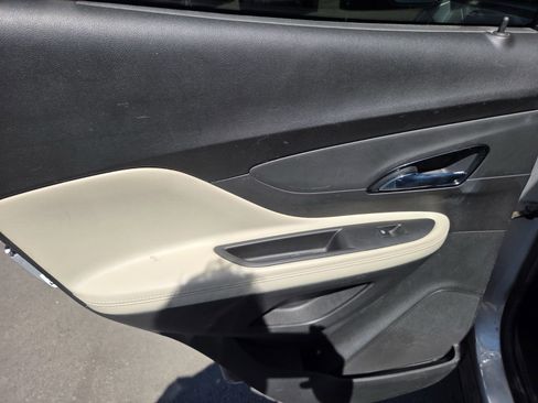 Used 2020 Buick Encore Preferred AWD/4WD image 10