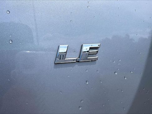Used 2016 Toyota RAV4 LE FWD image 10