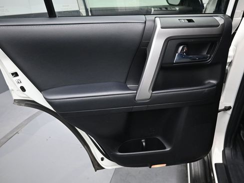 Used 2021 Toyota 4Runner SR5 Premium image 31