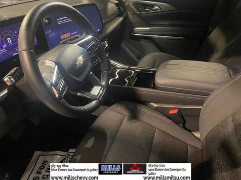 Used 2024 Chevrolet Traverse LT image 10