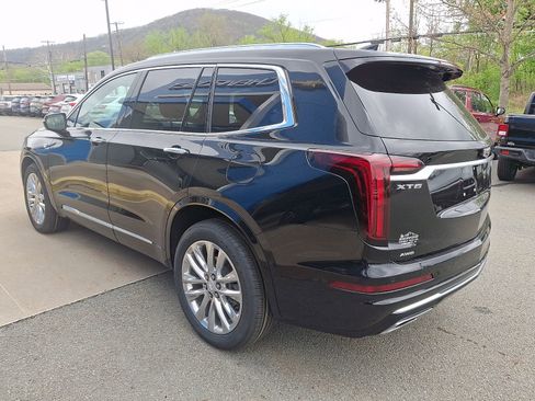 Used 2024 Cadillac XT6 Premium Luxury w/ Technology Package AWD/4WD image 4