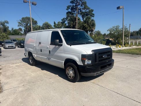 Used 2011 Ford E-150 and Econoline 150 w/ Commercial Cargo Van Pkg RWD image 4
