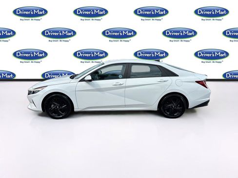 Used 2023 Hyundai Elantra Blue FWD image 4