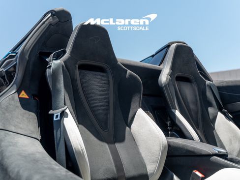 Used 2024 McLaren 750S Spider RWD image 12