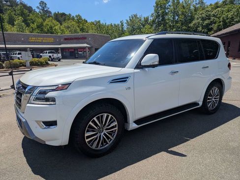 Used 2021 Nissan Armada SL w/ Captain's Chairs Package RWD image 7