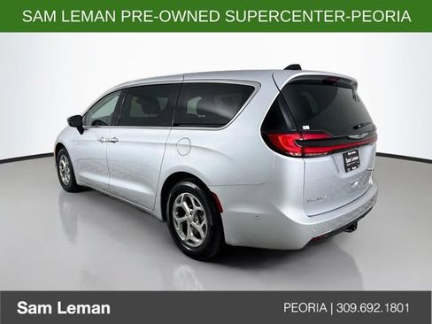 Used 2024 Chrysler Pacifica Limited w/ Trailer Tow Group FWD image 5