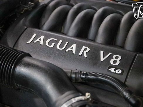Used 2001 Jaguar XJ8 image 4