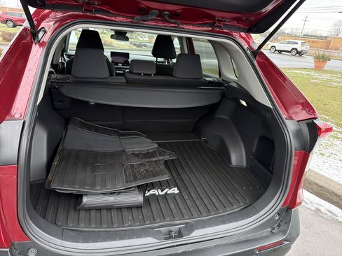 Used 2023 Toyota RAV4 LE image 22