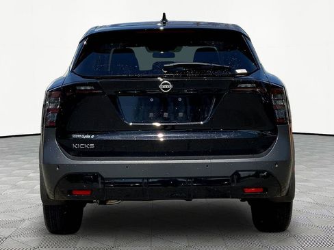 Used 2025 Nissan Kicks SV image 6