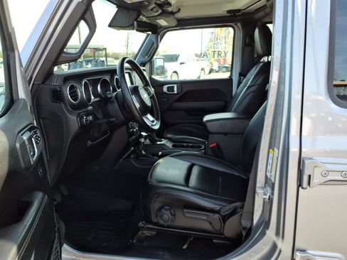 Used 2020 Jeep Gladiator Overland image 11