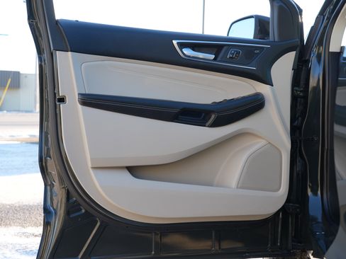 Used 2024 Ford Edge Titanium w/ Equipment Group 301A image 17