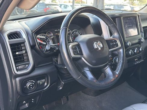 Used 2019 RAM 1500 Big Horn AWD/4WD image 17