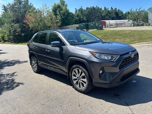 Used 2019 Toyota RAV4 XLE Premium w/ Advanced Technology Package AWD/4WD image 4