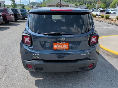 Used 2020 Jeep Renegade Sport w/ Sport Appearance Group AWD/4WD image 7