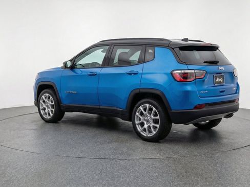 Used 2025 Jeep Compass Limited AWD/4WD image 6