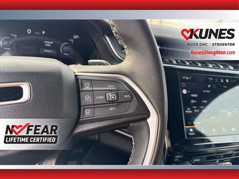 Used 2023 Jeep Grand Cherokee L Laredo image 27