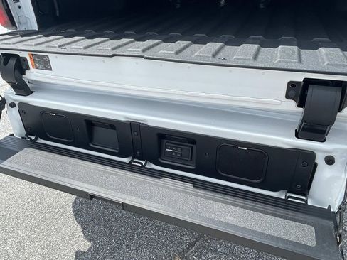 Used 2024 GMC Sierra 2500 Denali Ultimate AWD/4WD image 13
