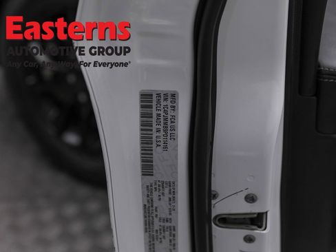 Used 2023 Jeep Cherokee Altitude Lux image 36