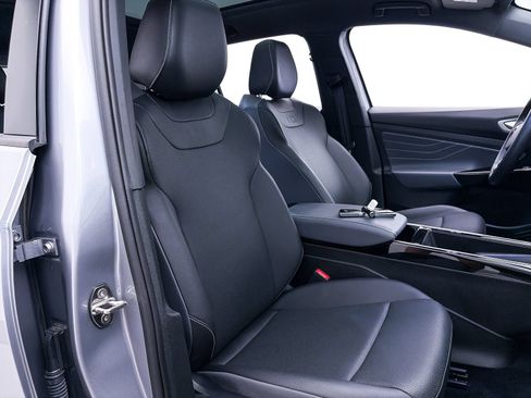 Used 2024 Volkswagen ID.4 S RWD image 35