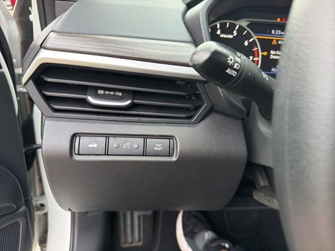 Used 2025 Nissan Altima 2.5 SV FWD image 27