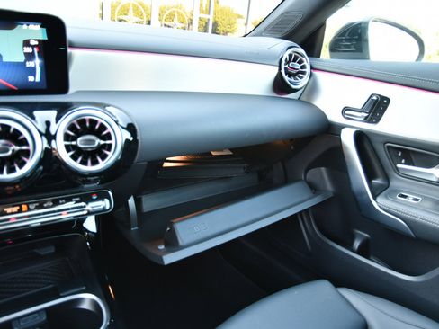 Used 2025 Mercedes-Benz CLA 250 image 21