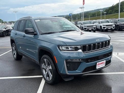 New 2026 Jeep Grand Cherokee Limited w/ Luxury Tech Group II AWD/4WD image 2