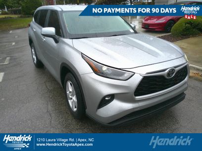 Used 2023 Toyota Highlander LE