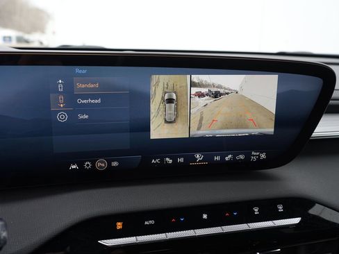 Used 2025 Buick Enclave Preferred image 38