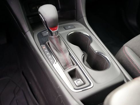 Certified 2022 Chevrolet Equinox RS w/ Infotainment Package image 24