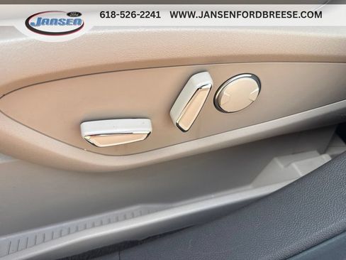 Used 2023 Lincoln Nautilus Reserve AWD/4WD image 11