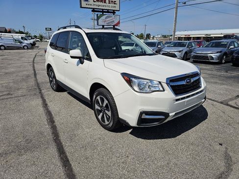 Used 2018 Subaru Forester 2.5i Premium w/ All-Weather Package AWD/4WD image 4