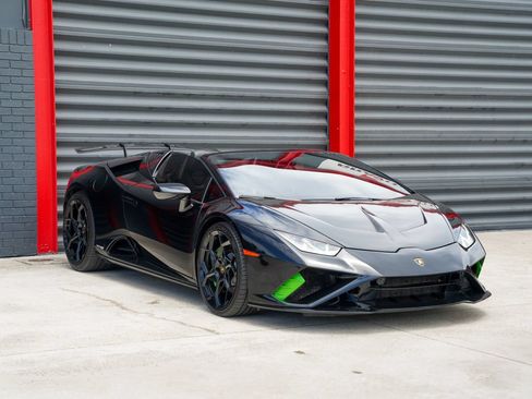 Used 2021 Lamborghini Huracan EVO RWD image 5