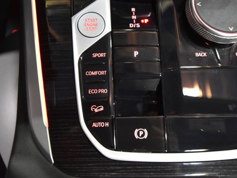 Used 2024 BMW X5 xDrive40i w/ M Sport Package AWD/4WD image 34