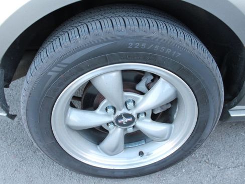 Used 2005 Ford Mustang GT Premium image 12