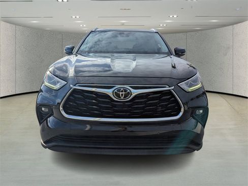 Used 2022 Toyota Highlander Limited image 8