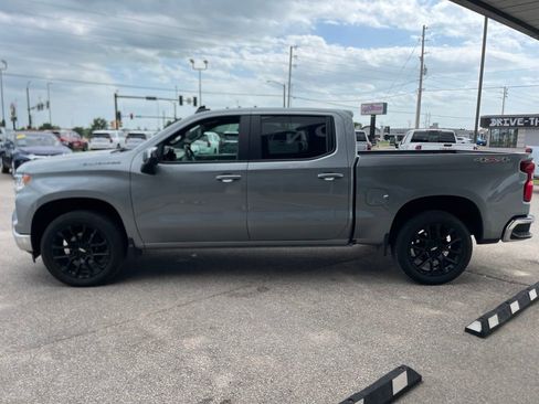 Used 2023 Chevrolet Silverado 1500 LT w/ Leather Package AWD/4WD image 5