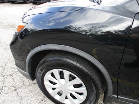 Used 2018 Nissan Rogue S AWD/4WD image 15