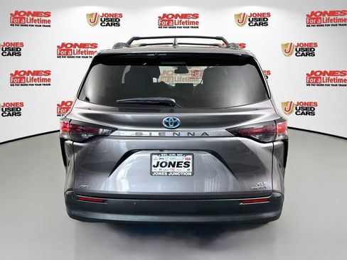 Certified 2024 Toyota Sienna XLE AWD/4WD image 15
