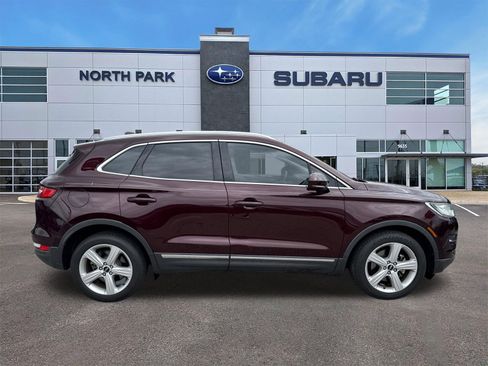 Used 2018 Lincoln MKC Premiere FWD image 2