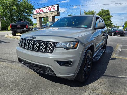 Used 2021 Jeep Grand Cherokee Laredo X AWD/4WD image 7