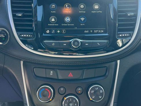 Used 2019 Chevrolet Trax LT w/ LT Convenience Package image 22