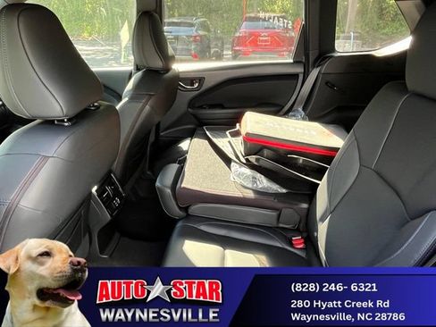 Used 2025 Subaru Forester Limited AWD/4WD image 28