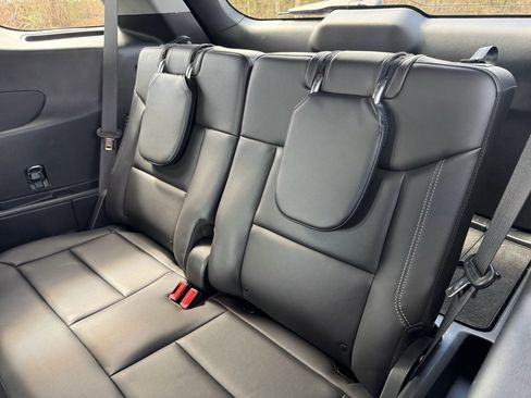 Used 2024 Ford Explorer XLT w/ Equipment Group 202A image 14