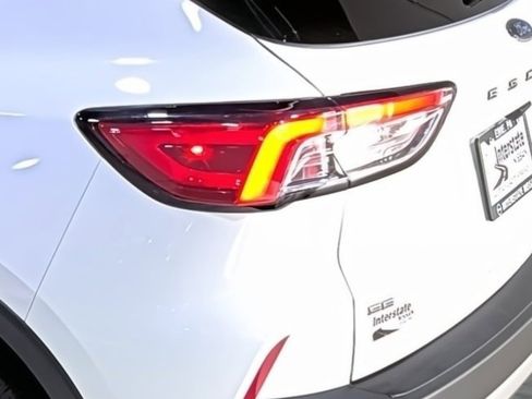 Used 2022 Ford Escape SE w/ Cold Weather Package image 10