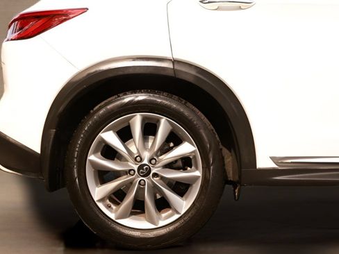 Used 2021 INFINITI QX50 Luxe w/ Accent Package FWD image 13