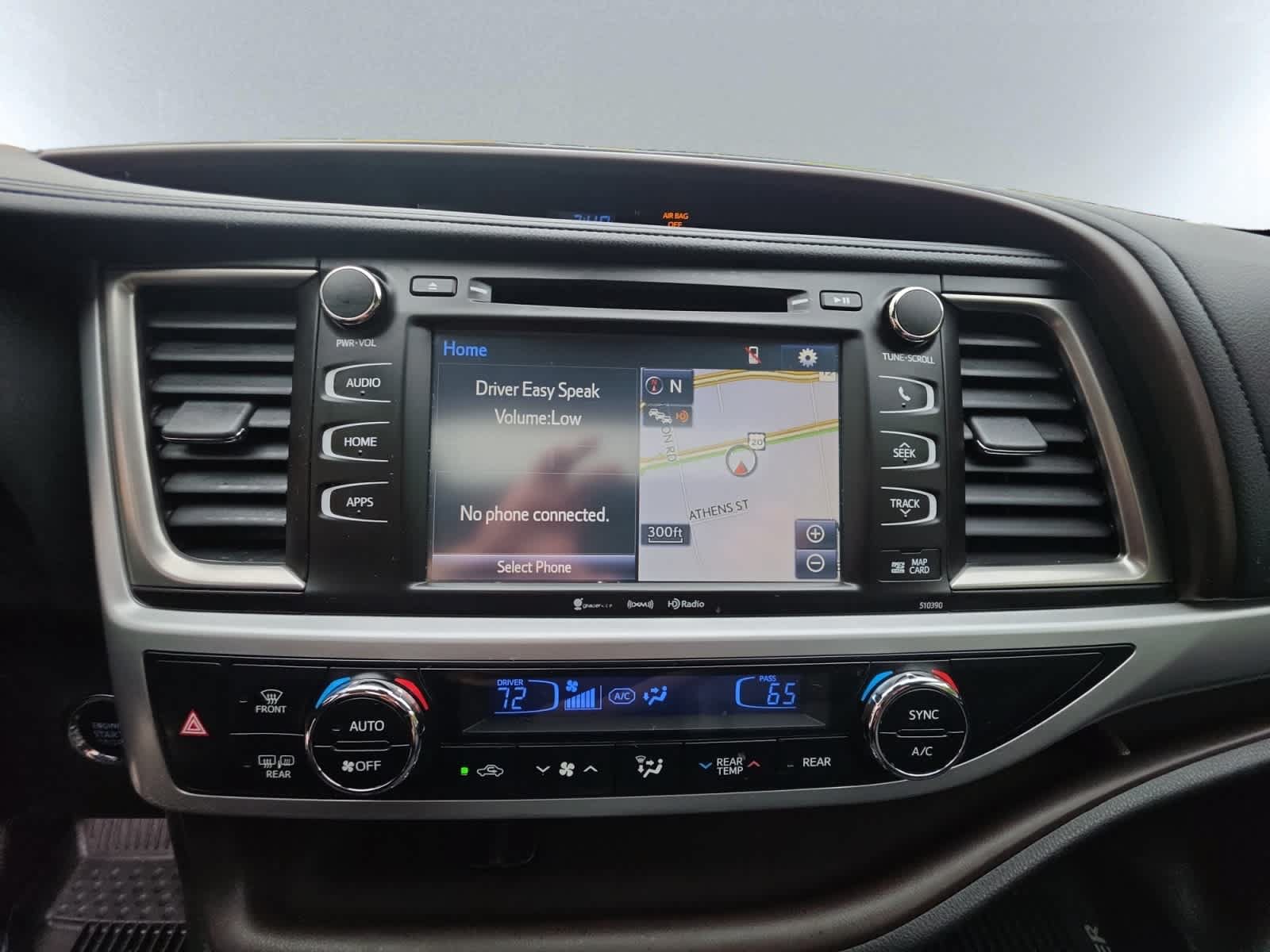 Used 2019 Toyota Highlander XLE AWD/4WD image 14