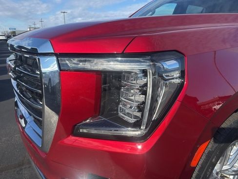 Used 2023 GMC Yukon SLT w/ SLT Premium Package image 25