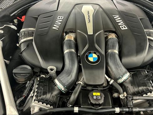 Used 2019 BMW 750i xDrive w/ Executive Package image 42