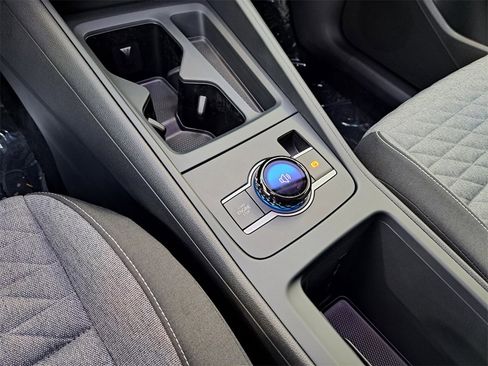 New 2026 Volkswagen Tiguan S image 9