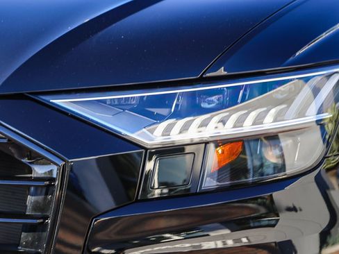 Certified 2023 Audi Q8 Premium Plus w/ Premium Plus Package image 4